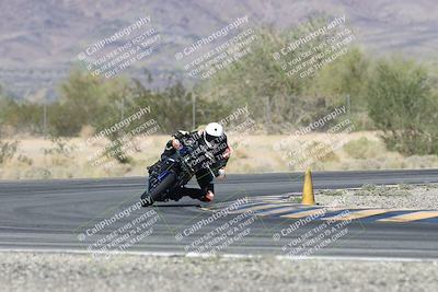 media/Oct-30-2025-Racers Edge (Thu) [[dabbdaf680]]/3-B Group/Session 5 (Turn 6)/